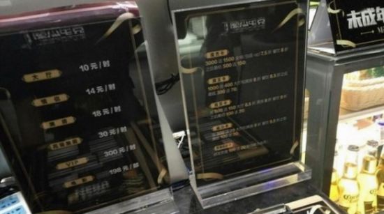 极摩客EVOT1迷你主机首发：高性能酷睿Ultra 9285H配置解析